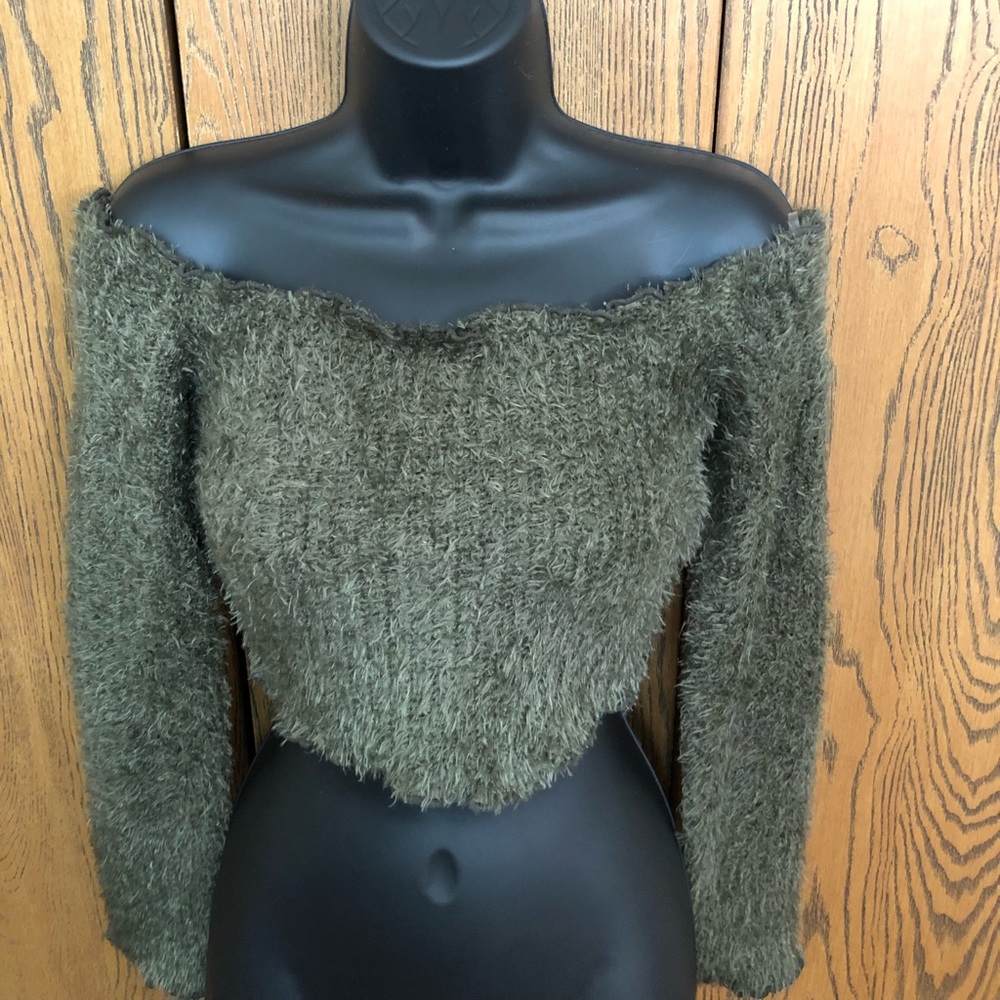 Crop fuzzy Olive green sweater
